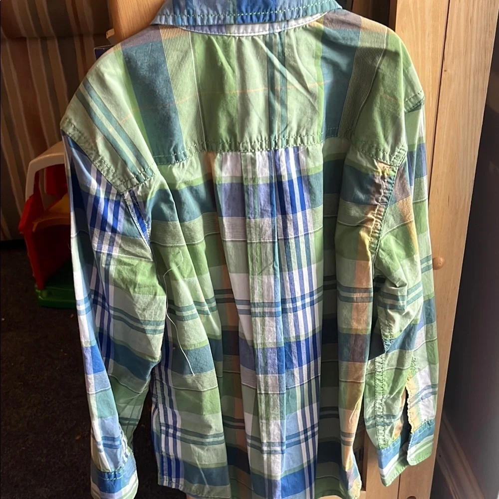 Tate and Tucker Plaid Button-Up Shirt